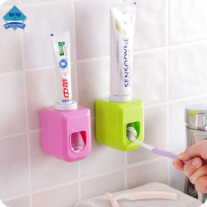 Distributeur automatique de dentifrice